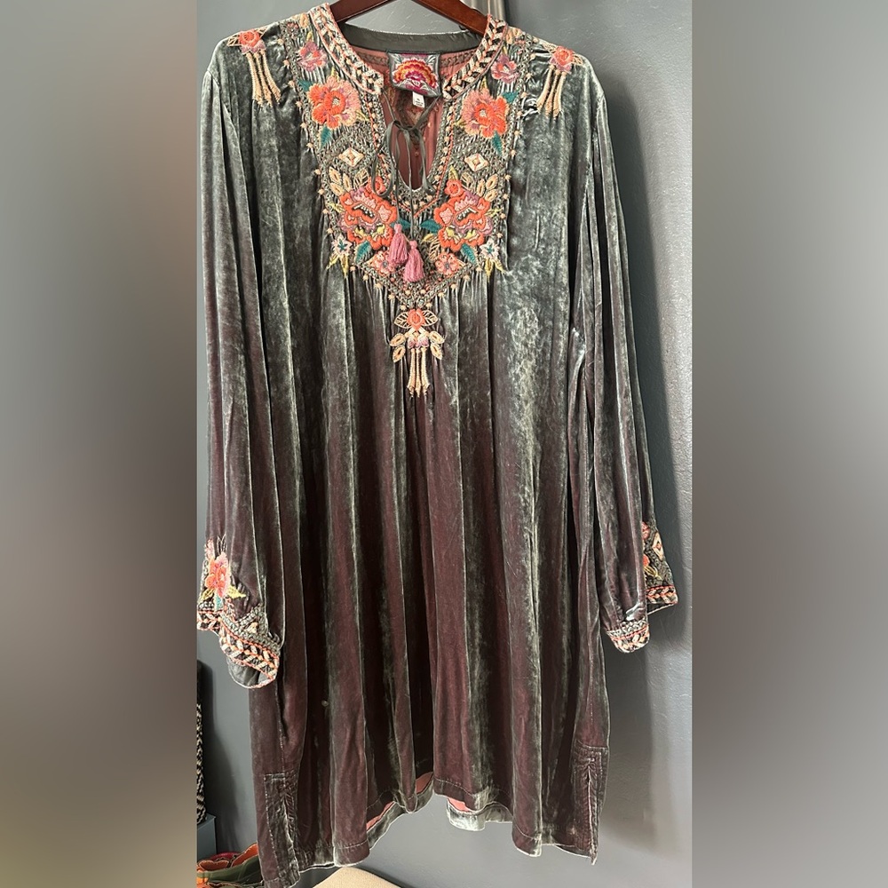 Johnny Was Maeve Velvet Trapunto tunic Dress with Floral Embroidery - Picture 2 of 11
